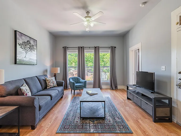 708 Marshall St #B — Photo 7