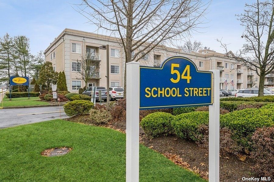 54 School St Westbury, NY, 11590 Apartments for Rent Zillow