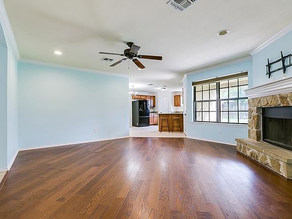 4th image of 210 Norwood Dr