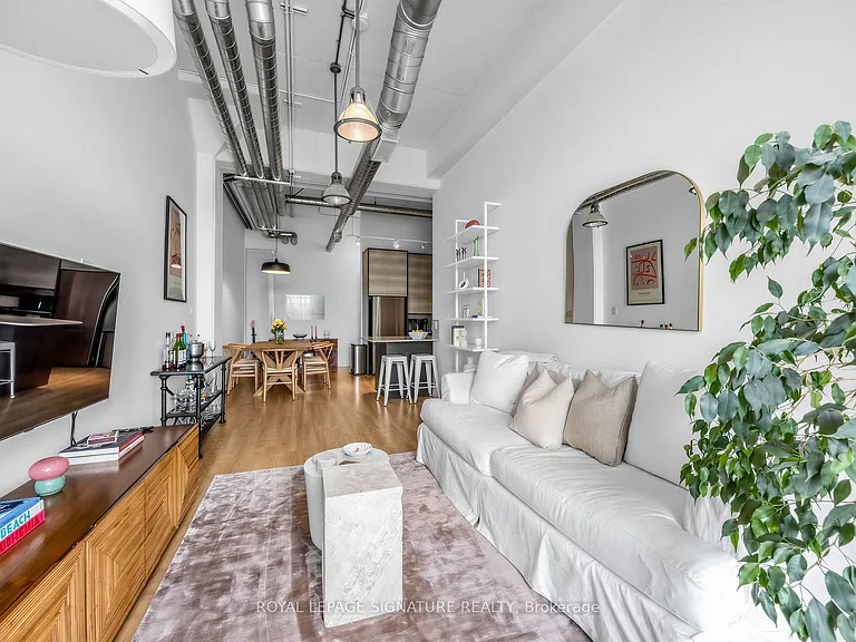 380 Macpherson Ave #422 — Photo 14