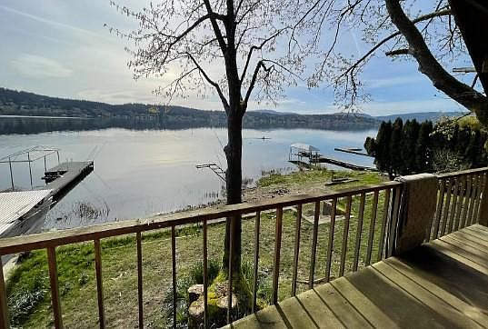 2nd image of 1440 W Lake Sammamish Pkwy NE