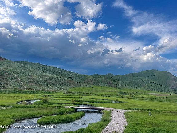 2nd image of 5179 Crow Creek Rd