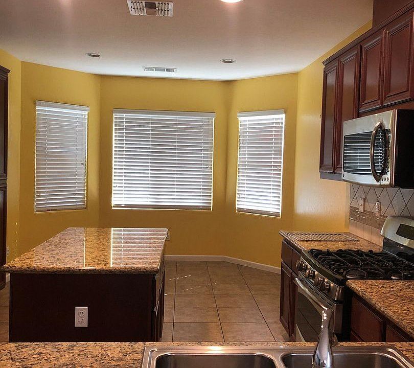 1st image of 2417 S Laguna Ct