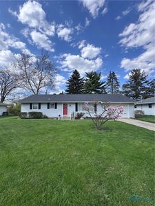 319 Sunrise Dr, Bowling Green, OH, 43402