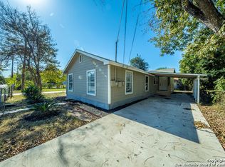 745 S San Bernardo Ave, San Antonio, TX 78237