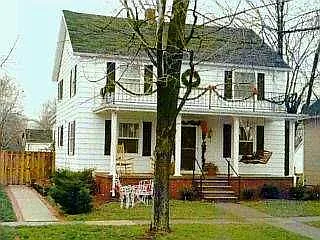 506 Superior St photo 1