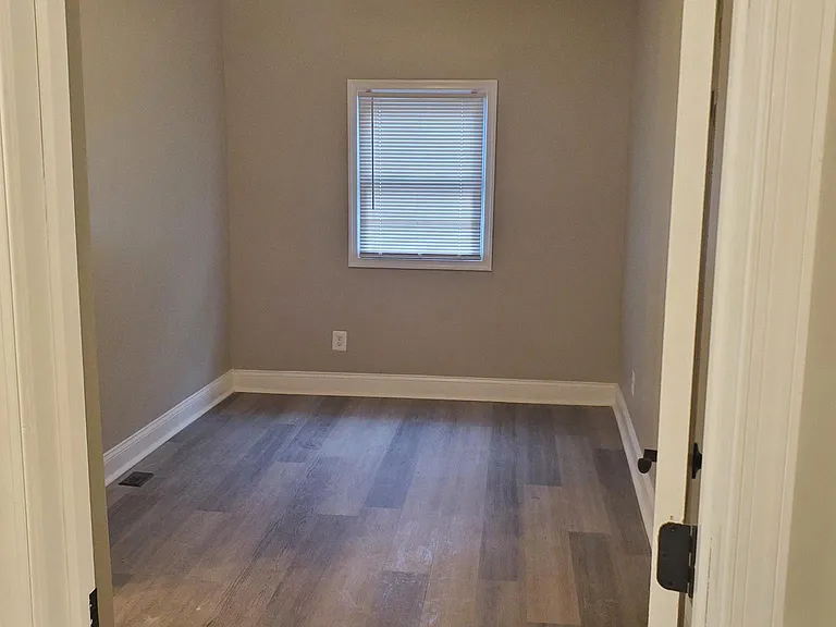 17 W Talbott St #B — Photo 15