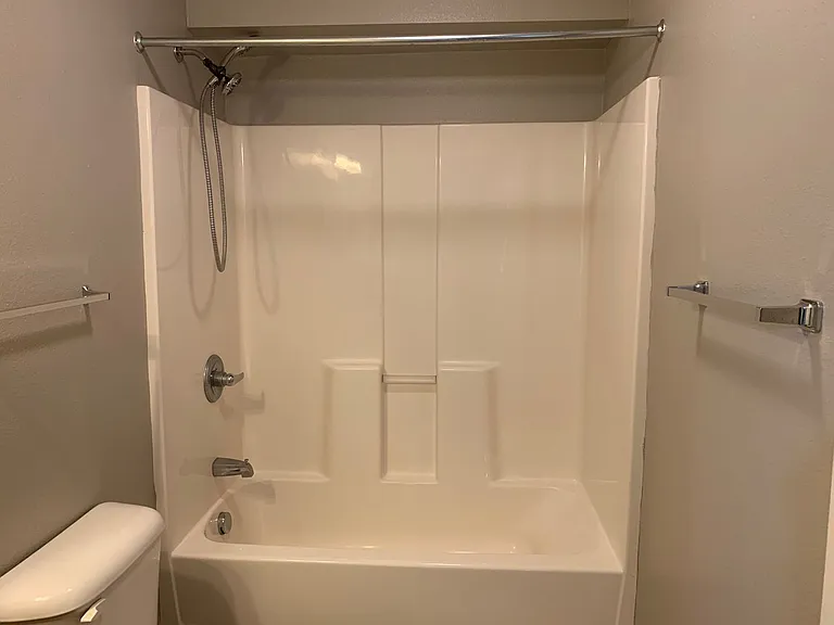 102 Fleetwood Dr — Photo 14