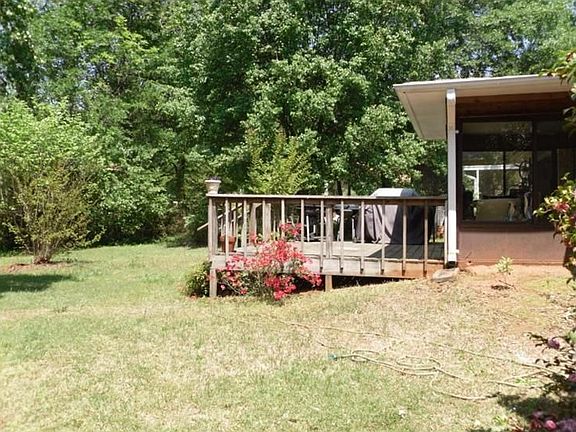 Back yard w/screend porch
