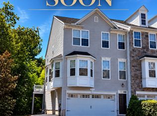 10325 Lantern Ln, Hagerstown, MD 21740