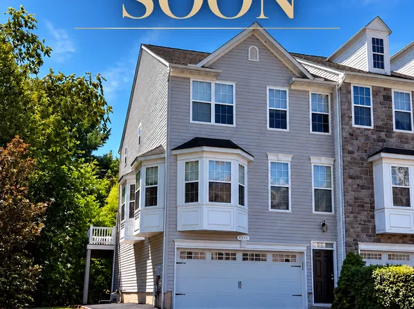 10325 Lantern Ln, Hagerstown, MD 21740