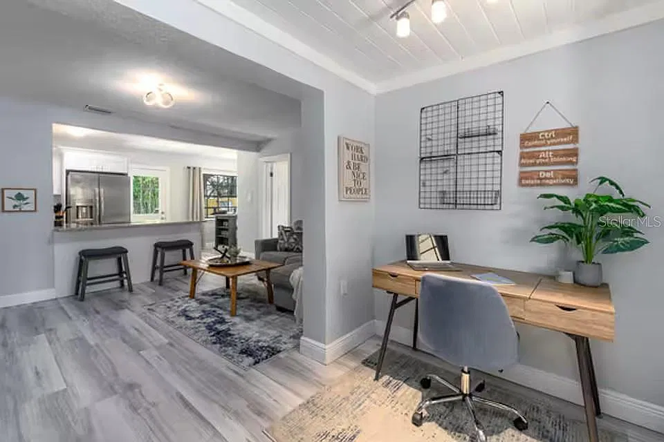 3 bed, 2.0 bath, 1172 sqft, $3,300 — Photo 2