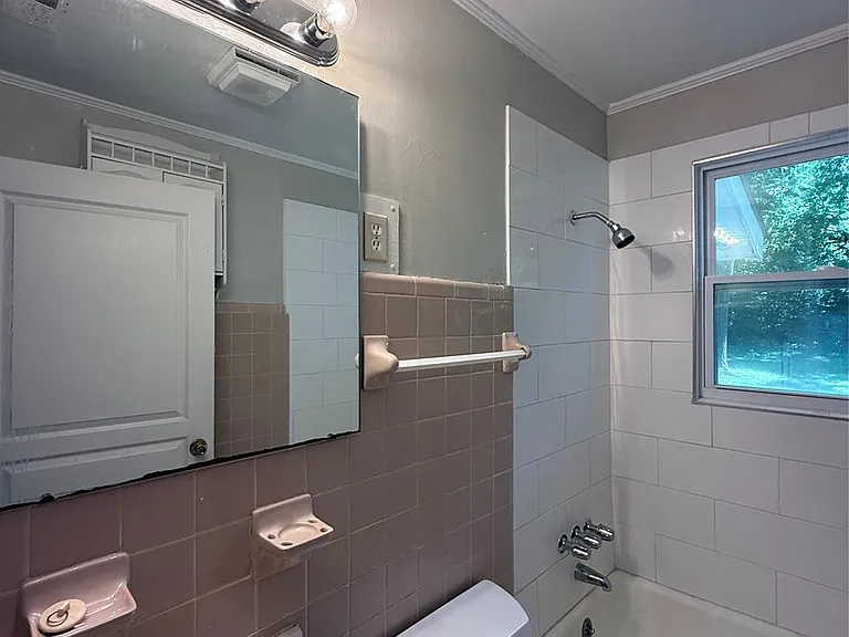 909 E Harrison Ave — Photo 6