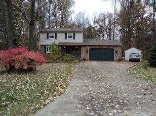 7586 Crestwood Ln, Northfield, OH 44067