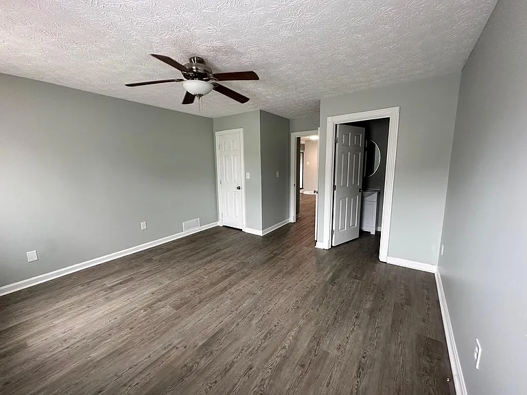 40 Greenbriar Dr #1A — Photo 7