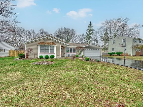 4th image of 82 Mariposa Dr