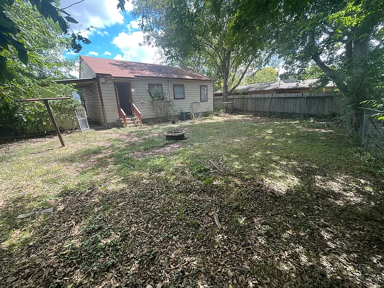 804 Northside Dr — Photo 11