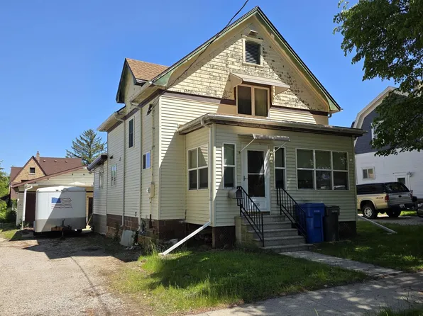 305 N Montgomery STREET, Watertown, WI 53094
