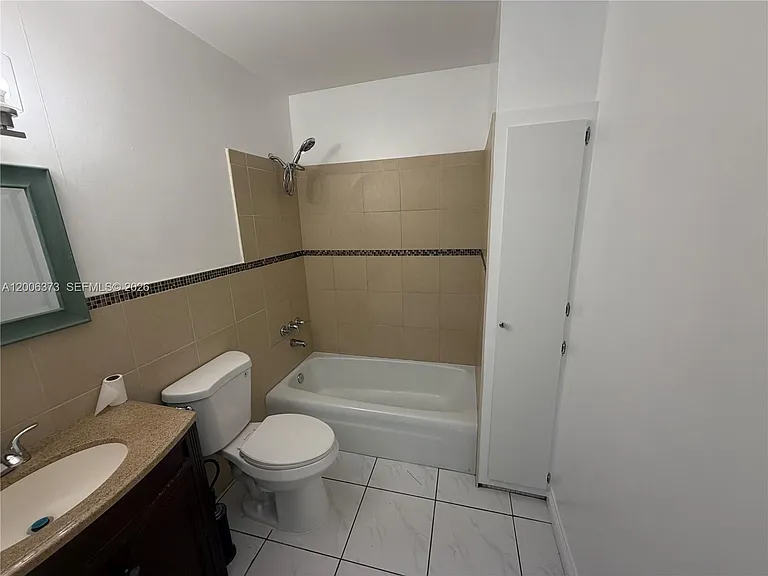 2200 NE 66th St #1426 — Photo 36