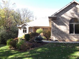 2900 Bridle Ct, Lake Geneva, WI 53147