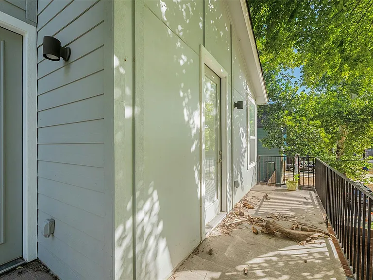 1114 Walton Ln #B — Photo 28