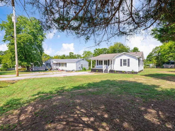 5 Lee Cir, Fort Oglethorpe, GA 30742