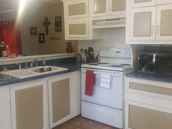3rd image of 3225 Lawn Oak Dr Trlr 9