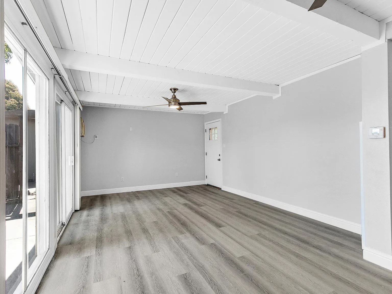 2 bed, 840 sqft, $2,675 — Photo 3