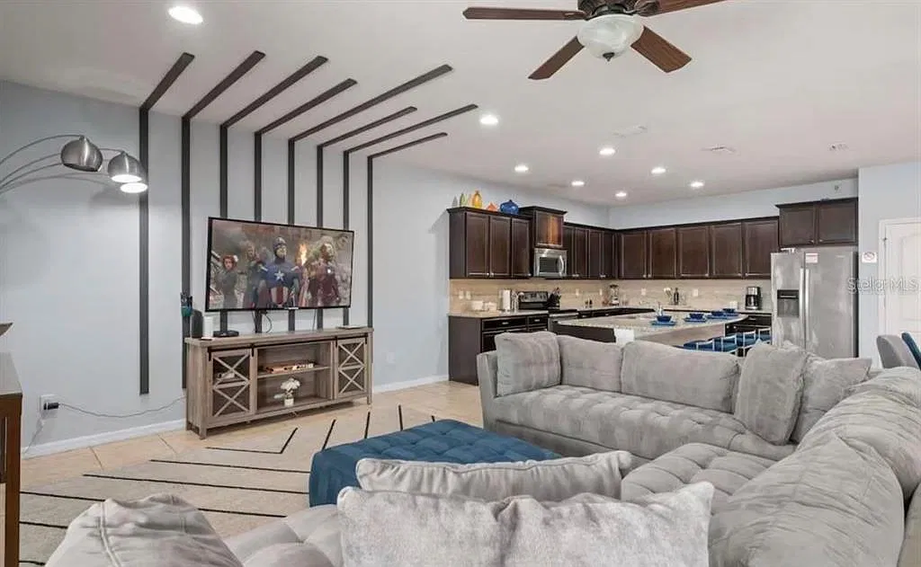 9 bed, 6.0 bath, 4391 sqft, $3,800 — Photo 4