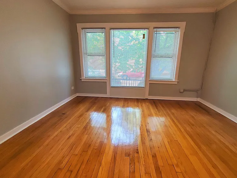2068 W Hutchinson St #1 — Photo 2