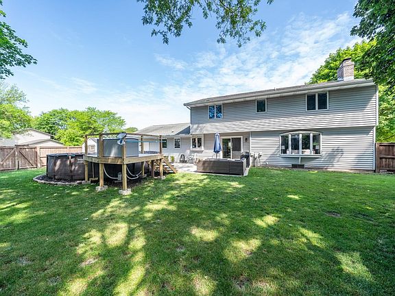 3rd image of 767 Millbrook Dr