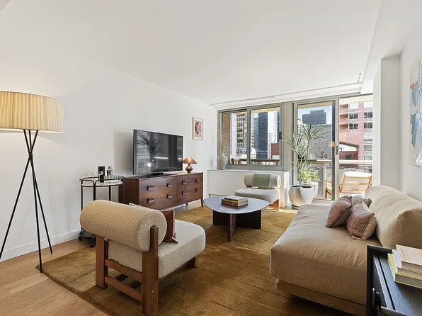 234 E 46th St APT 1504, New York, NY 10017