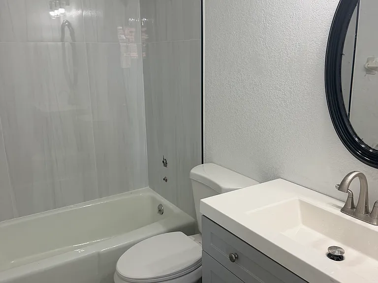 2735 Magdalina Dr #2D — Photo 3