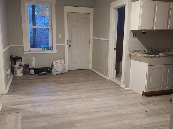 811 Bridge St Floor 1