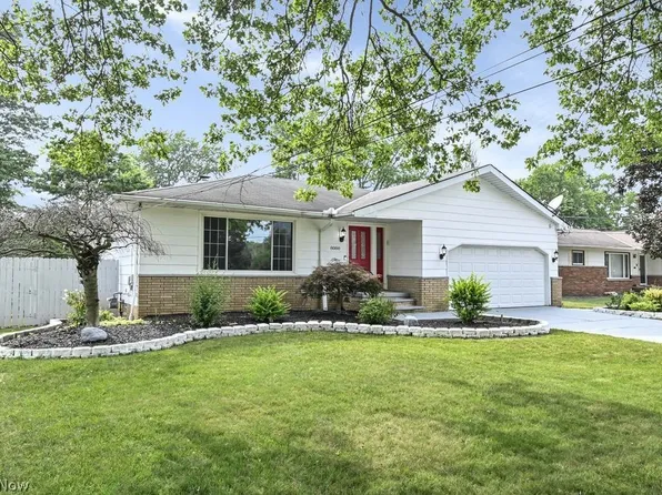 8088 Wesley Dr, Strongsville, OH 44136