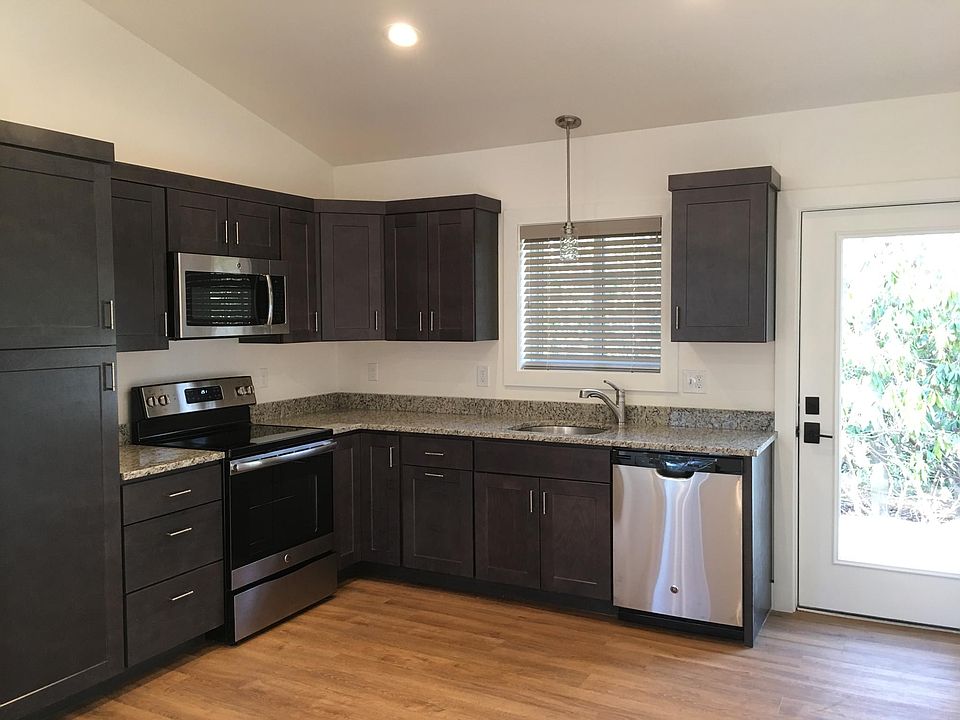 2nd image of 24 Elm Dr
