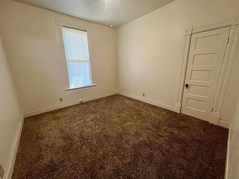1044 Lincoln St — Photo 6