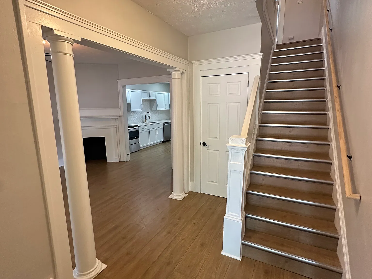 3 bed, 1600 sqft, $1,800 — Photo 1