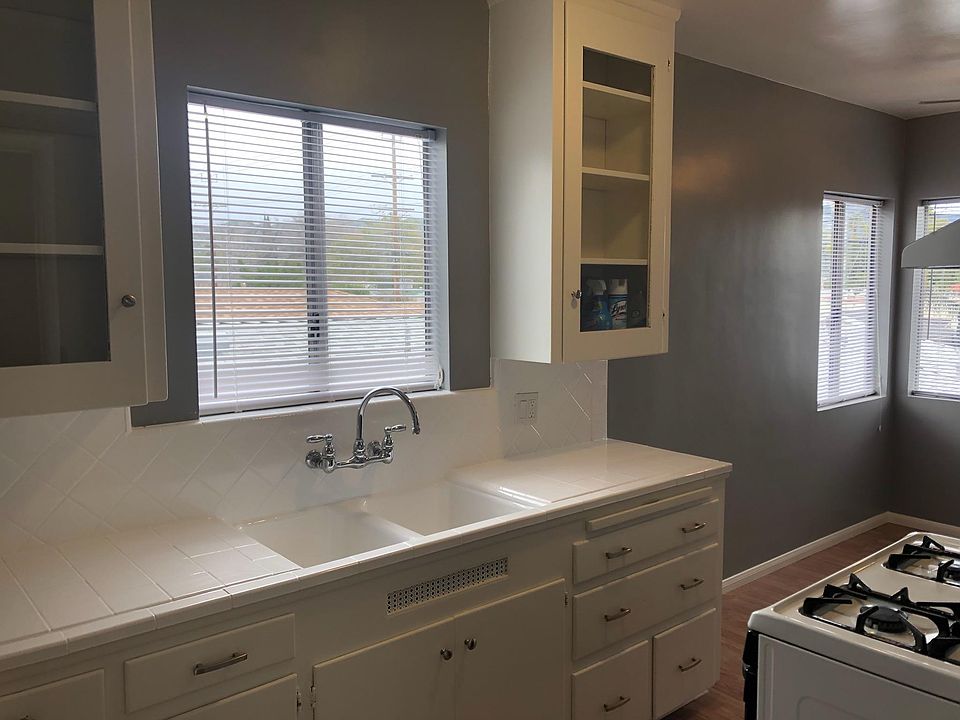 1st image of 1506 N Hollywood Way #B