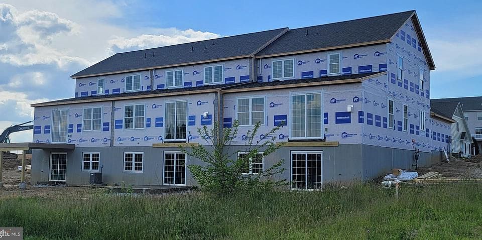 2nd image of 100 Rowley Ct #37