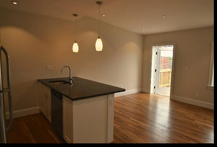 3 bed, 9999 sqft, $3,450 — Photo 2