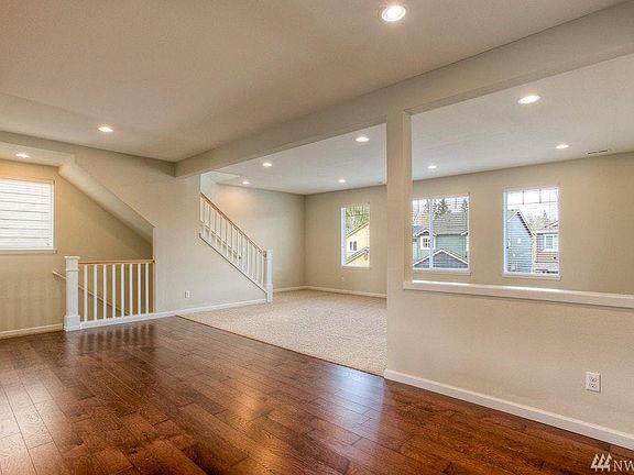 Dinning room looking into family room