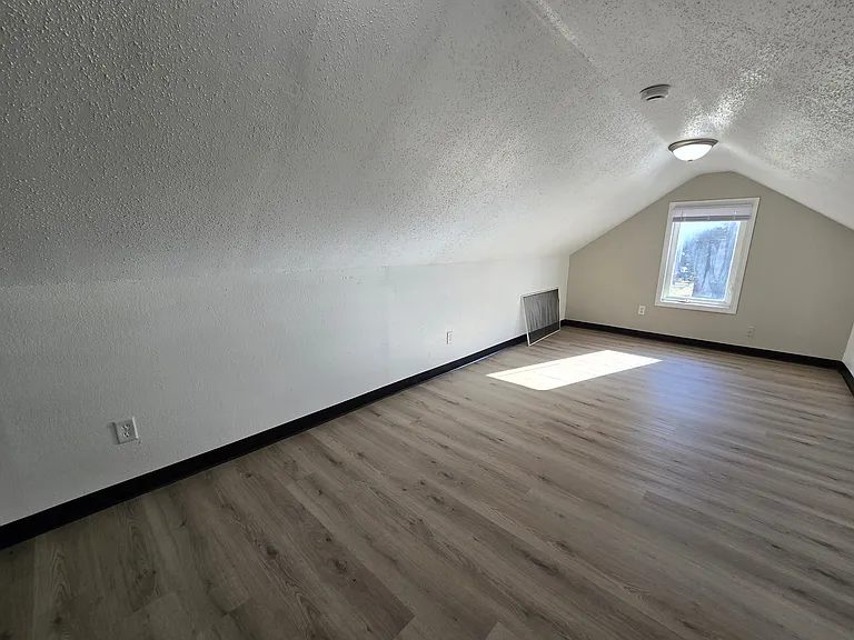 1125 N Barclay St — Photo 22