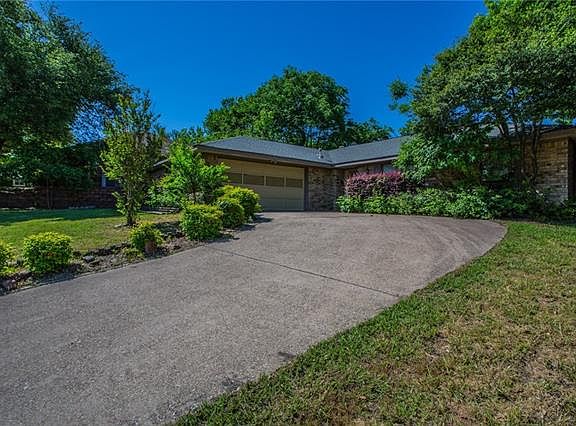 3rd image of 3705 Elmcrest Cir