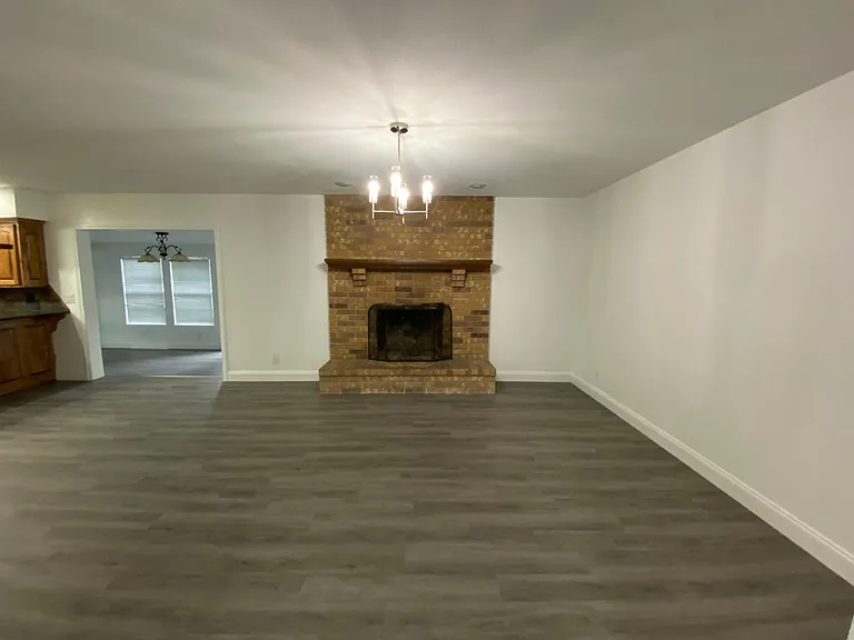 1329 E Snider St — Photo 7