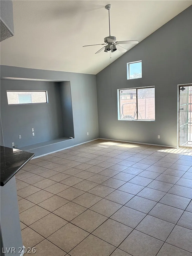 3 bed, 2.0 bath, 1851 sqft, $1,950 — Photo 3