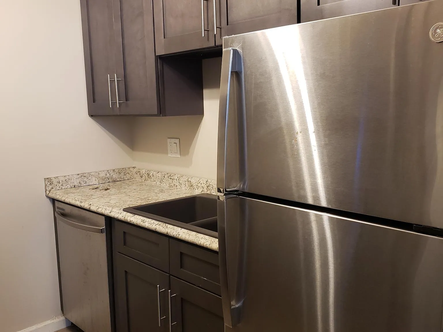 1 bed, 875 sqft, $1,150 — Photo 2