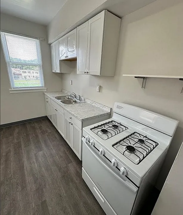 519 Marwood Avenue - 527