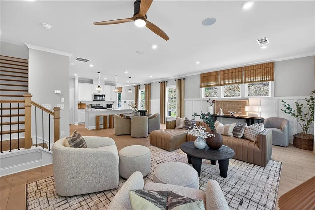 3 bed, 2.5 bath, 2035 sqft, $2,599 — Photo 4
