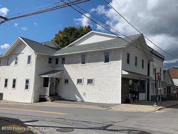 4th image of 445 Main St